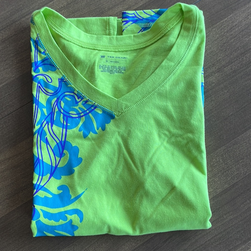 Women’s Tek Gear Workout Tees (4). - Picture 15 of 16